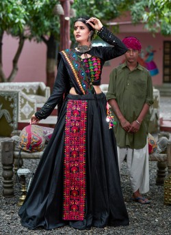 Raas Vol 2 By Khushbu Fashion 1072 Black Soft Cotton Designer Navratri Chaniya Choli