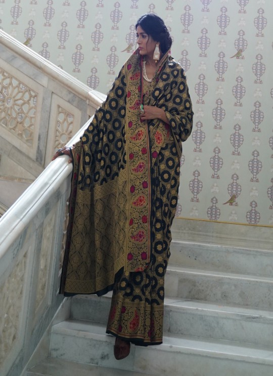 Black Handloom Silk Designer Saree Kohinoor Silk 103006 By Rajtex Black Handloom Silk Designer Saree Kohinoor Silk 103006 By Rajtex