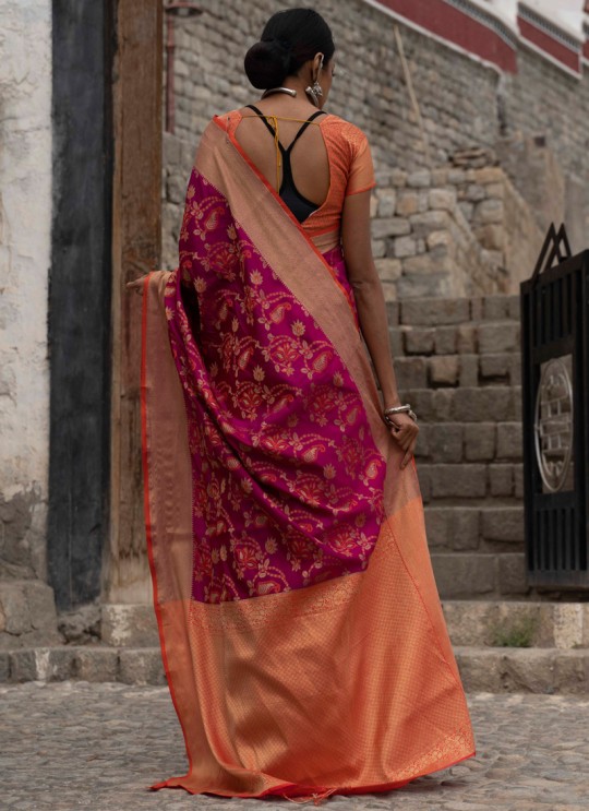 Magenta Handloom Silk Casual Saree Kalash 92008 By Rajtex Magenta Handloom Silk Casual Saree Kalash 92008 By Rajtex