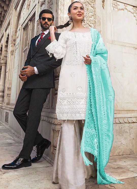 White Chiffon Wedding Wear Pakistani Suit SC/017134